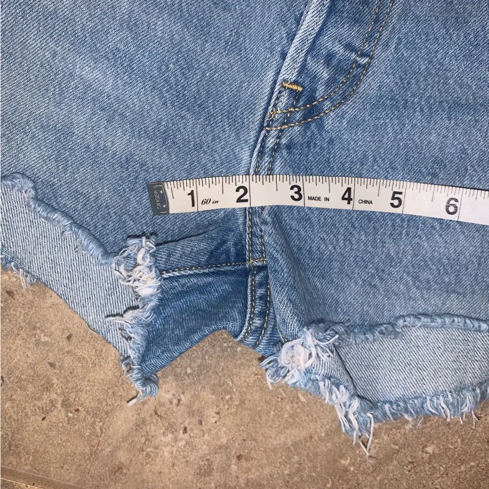 LEVI’S | 501 Denim Jean Shorts in Luxor Baked Light Wash, Size 33